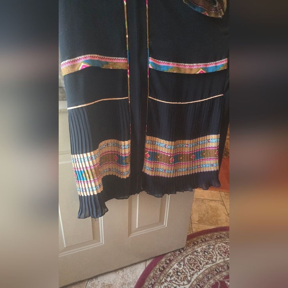 ✨ Trendy & Unique Abaya – Modern Elegance Meets Tradition ✨ - Picture 7 of 9